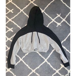 🔸H&M Cropped Hoodie Size XS